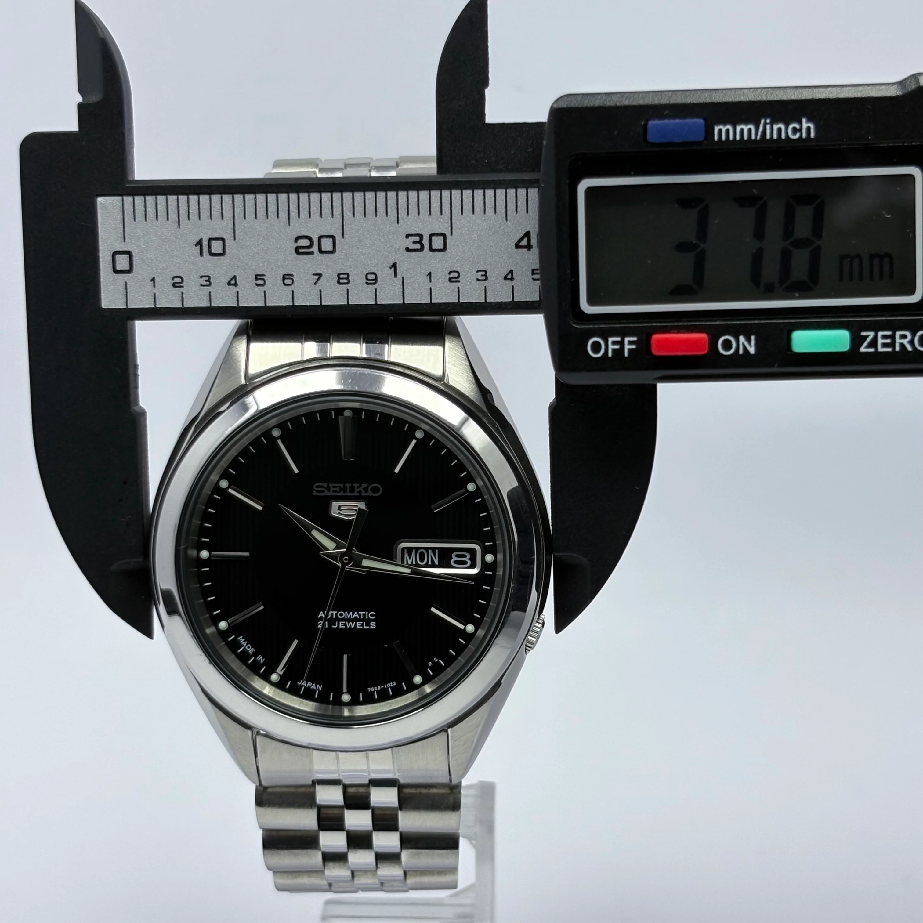 Reloj Seiko 5 Sport “Baby SARB” Automático - Image 10