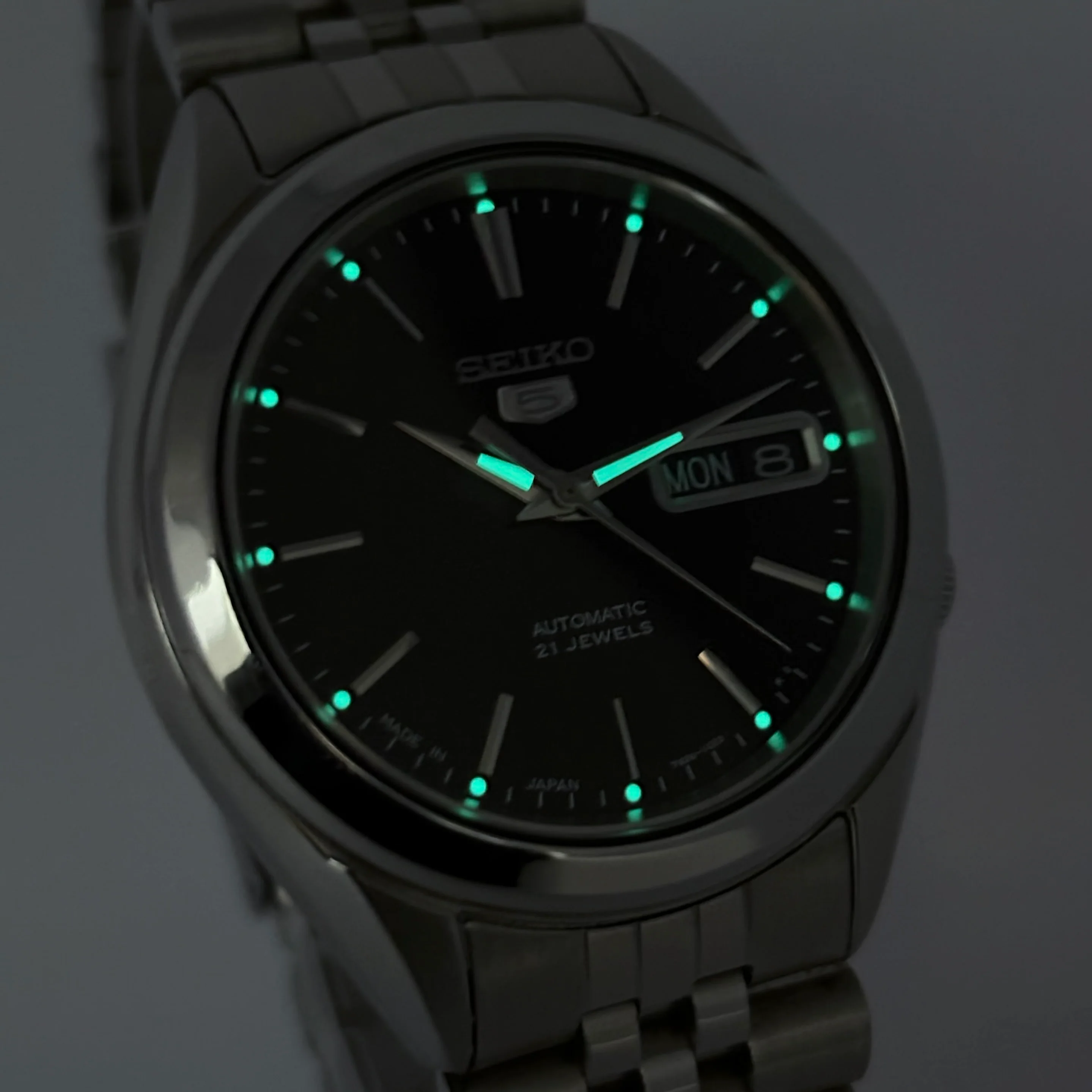 Reloj Seiko 5 Sport “Baby SARB” Automático - Image 3