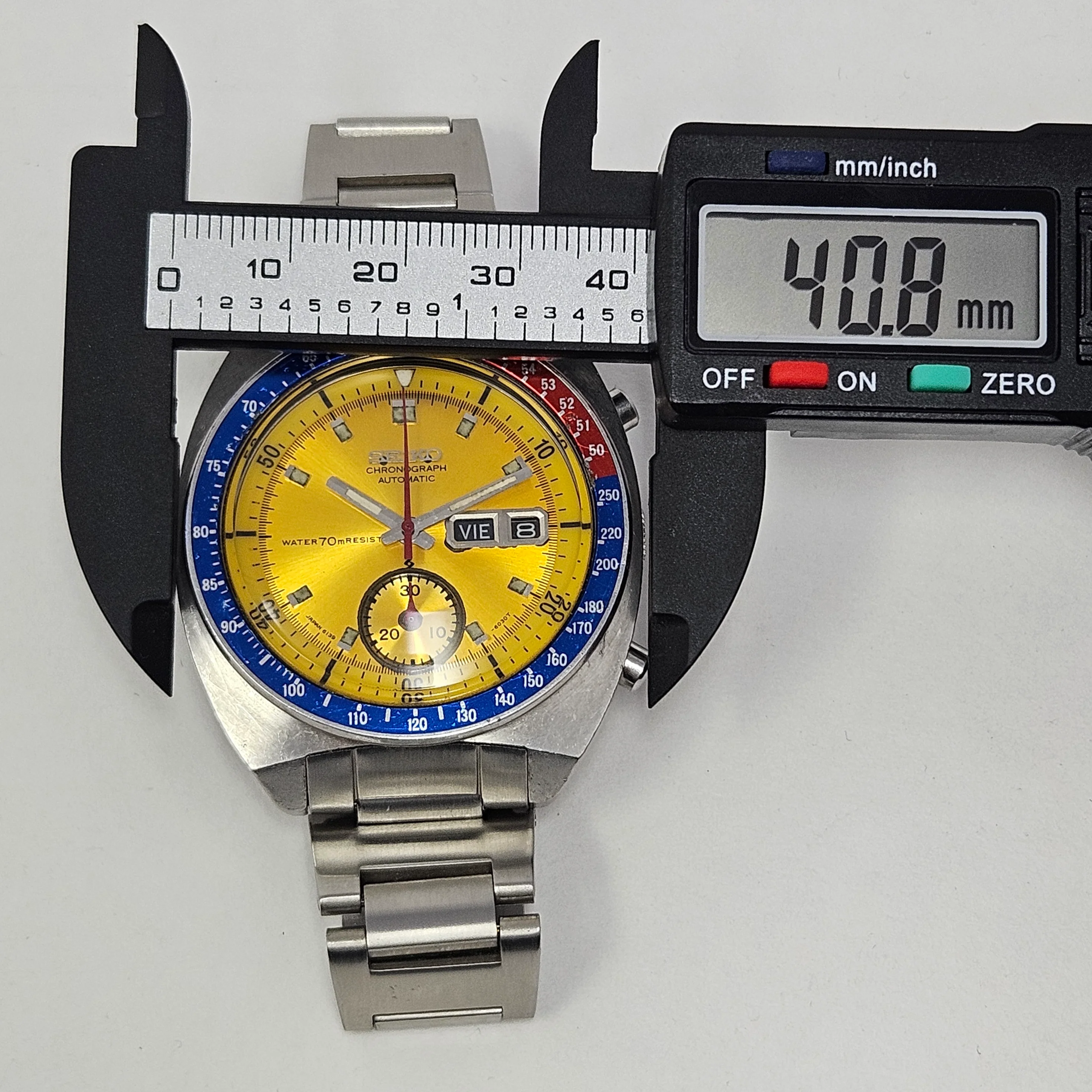 Reloj Seiko Pogue Yellow Dial Cronógrafo Automático - Image 8