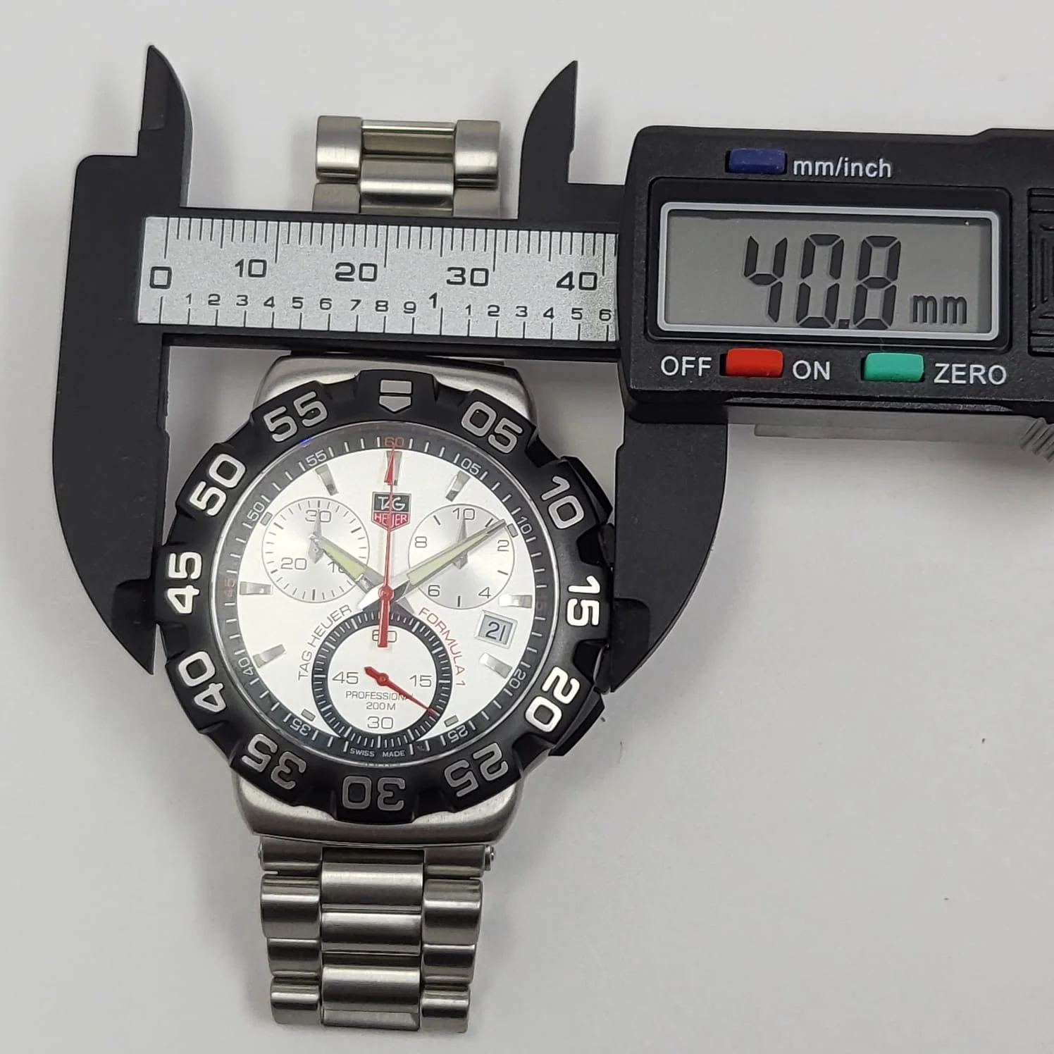 Reloj Tag Heuer Fórmula 1 Blanco Crono Quartz - Image 6