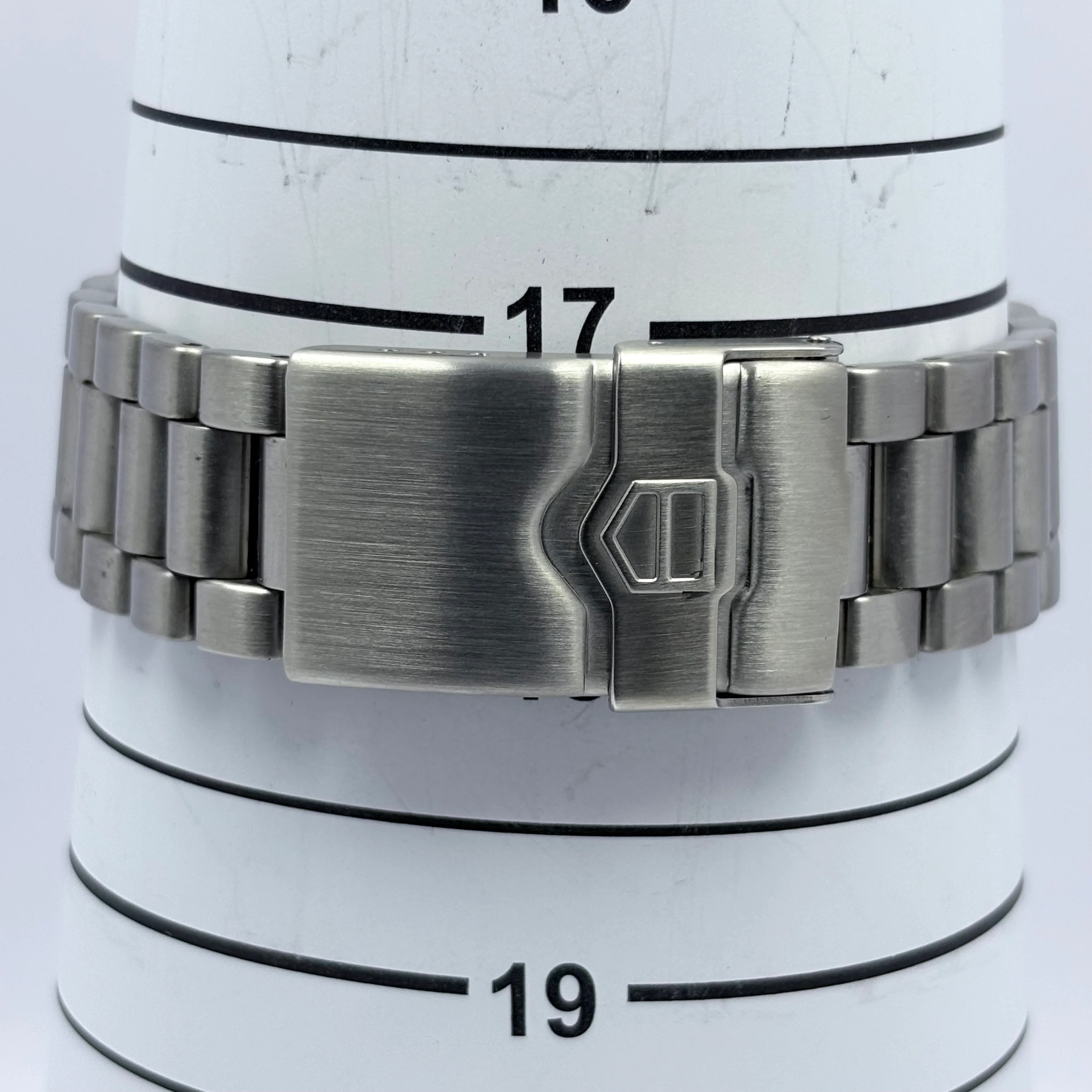 Reloj Tag Heuer Fórmula 1 Quartz Rojo - Image 8