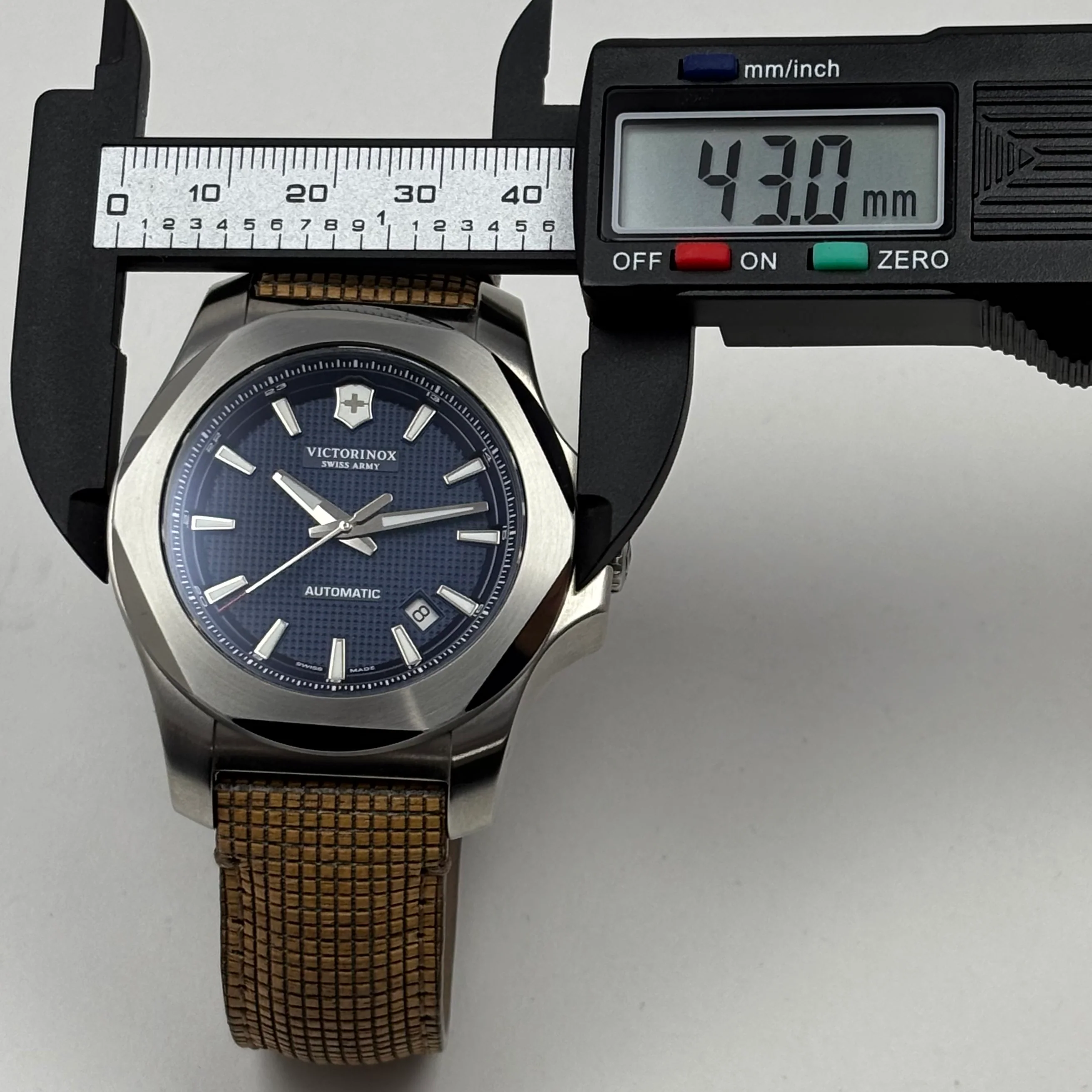 Reloj Victorinox INOX Automático | I - Image 9