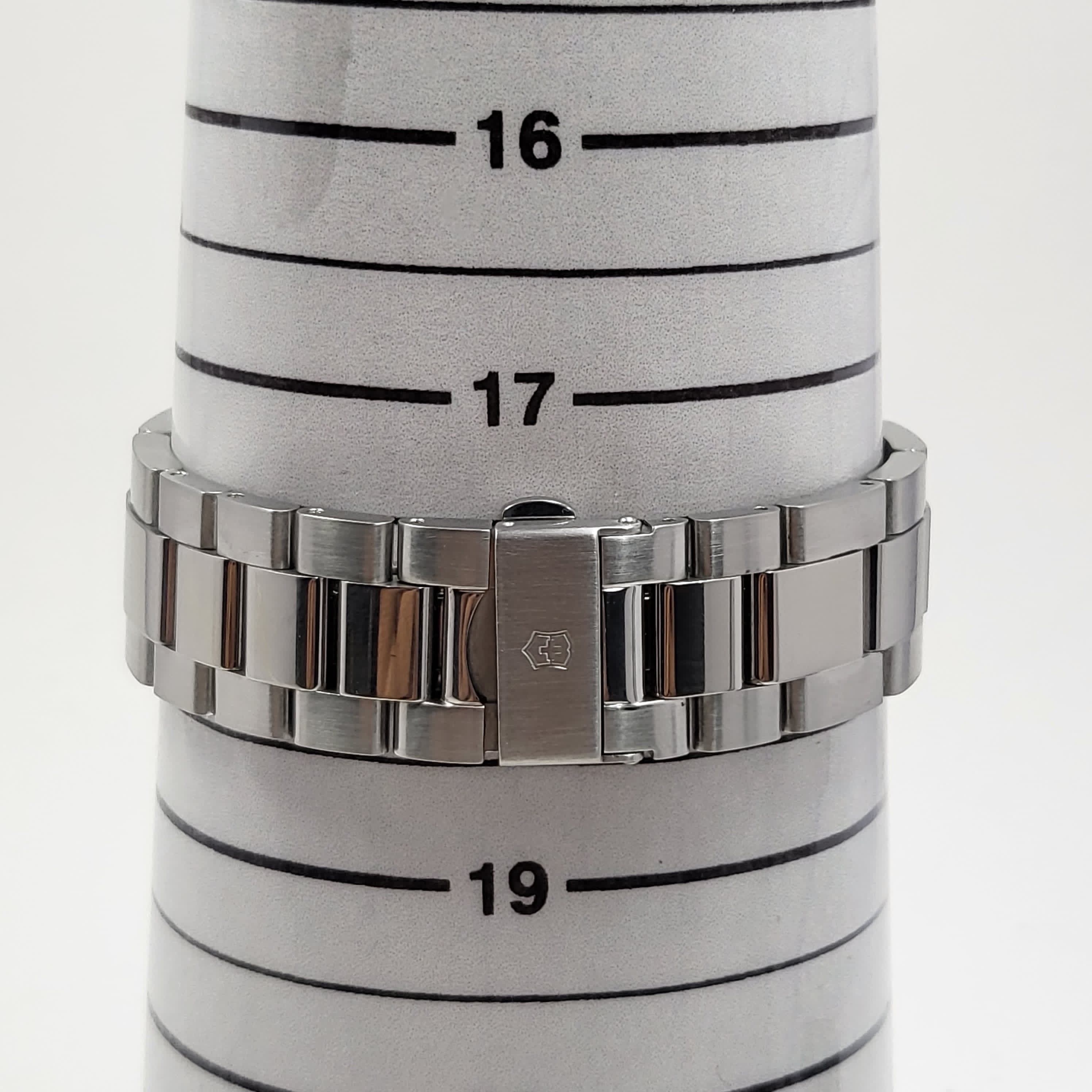 Reloj Victorinox Night Vision Quartz - Image 7