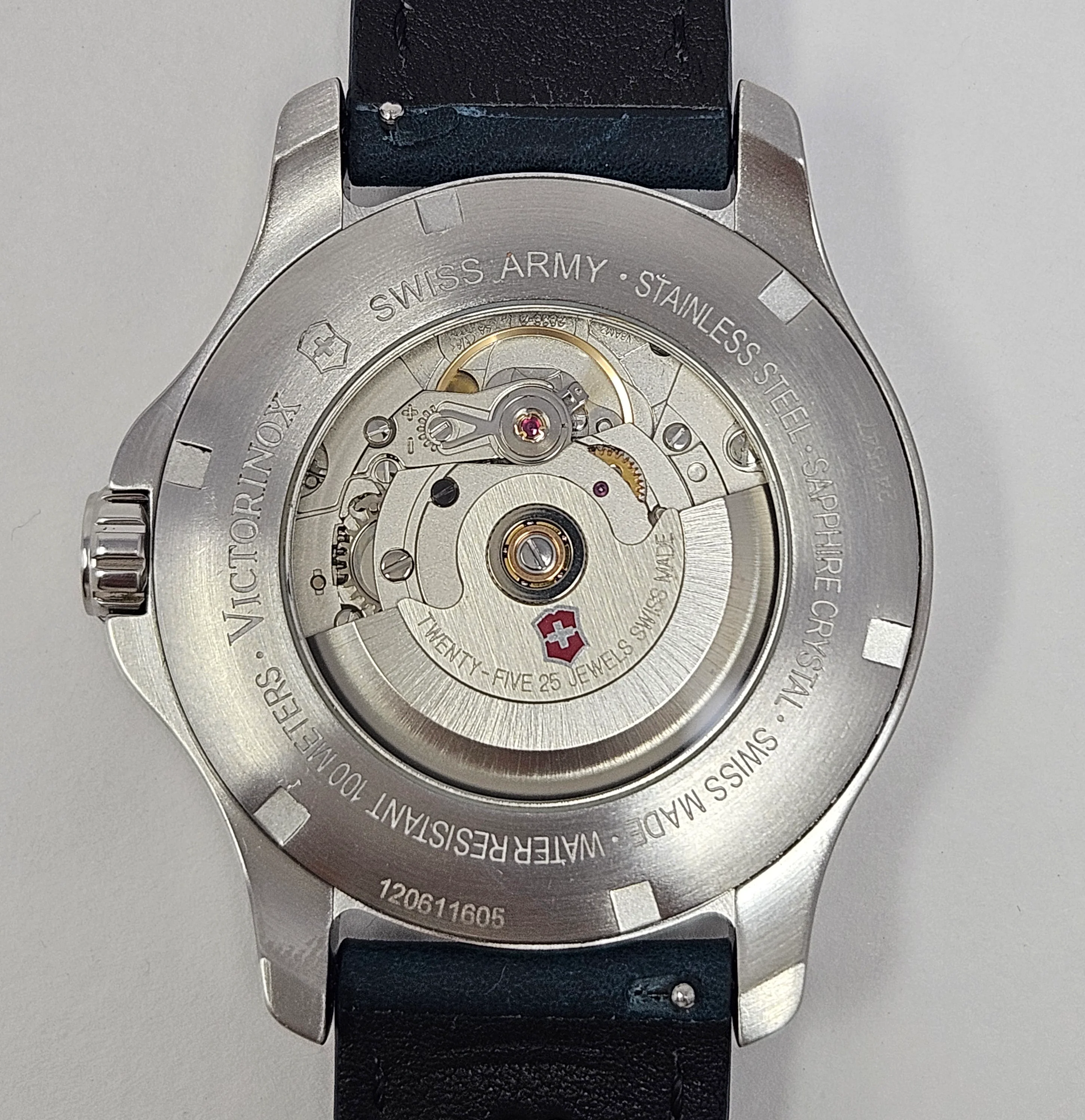 Reloj Victorinox Swiss Army Automático Full Set - Image 8