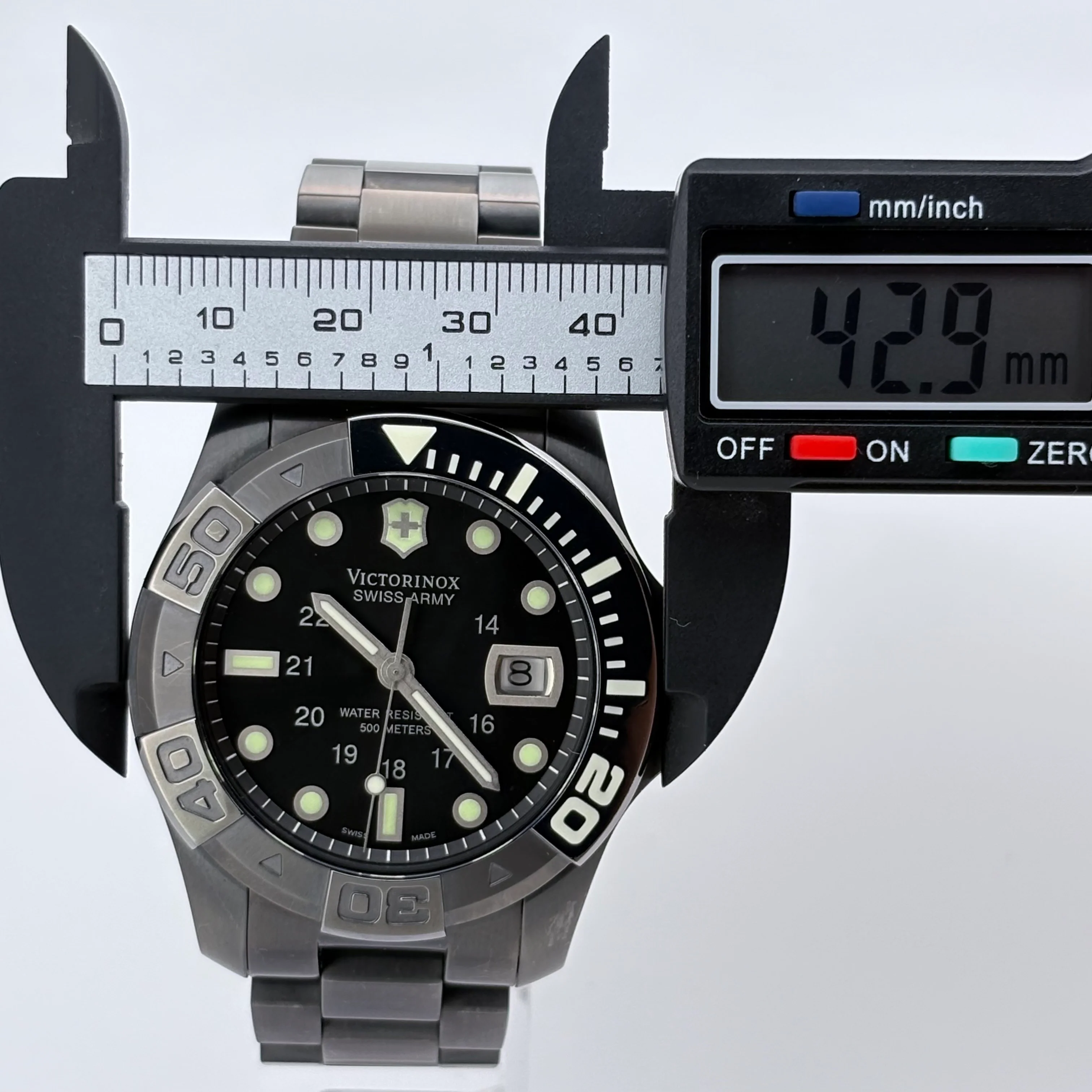 Reloj Victorinox Swiss Army Dive Master Marine 500 Black Ice Quartz 3️⃣ - Image 10