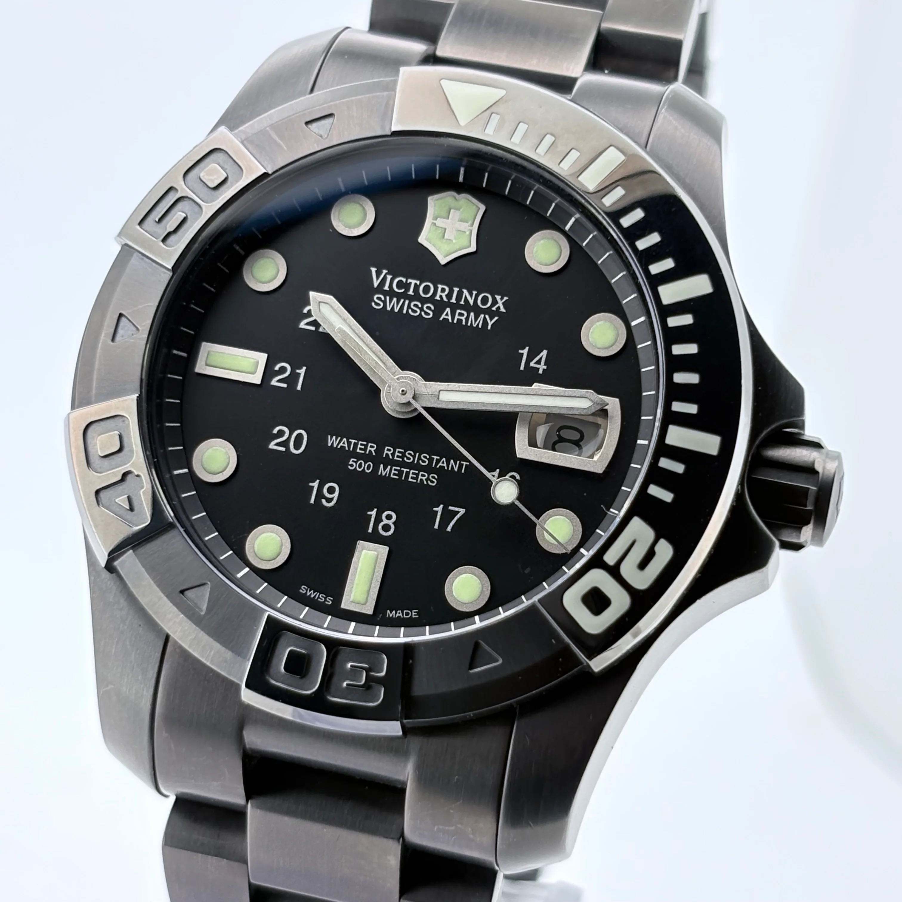 Reloj Victorinox Swiss Army Dive Master Marine 500 Black Ice Quartz 3️⃣ - Image 4