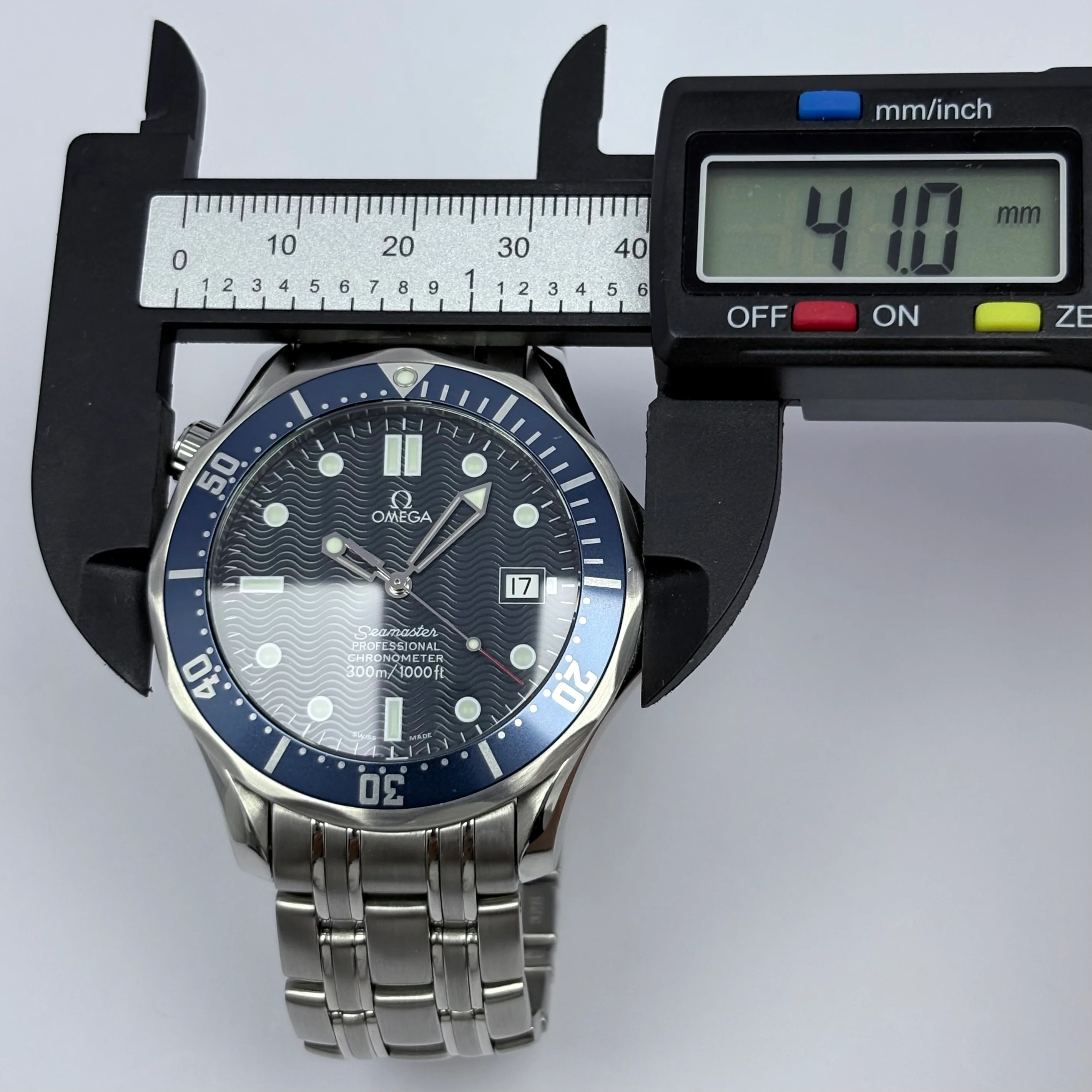 Reloj Omega Seamaster 300M “James Bond” Automático - Image 9