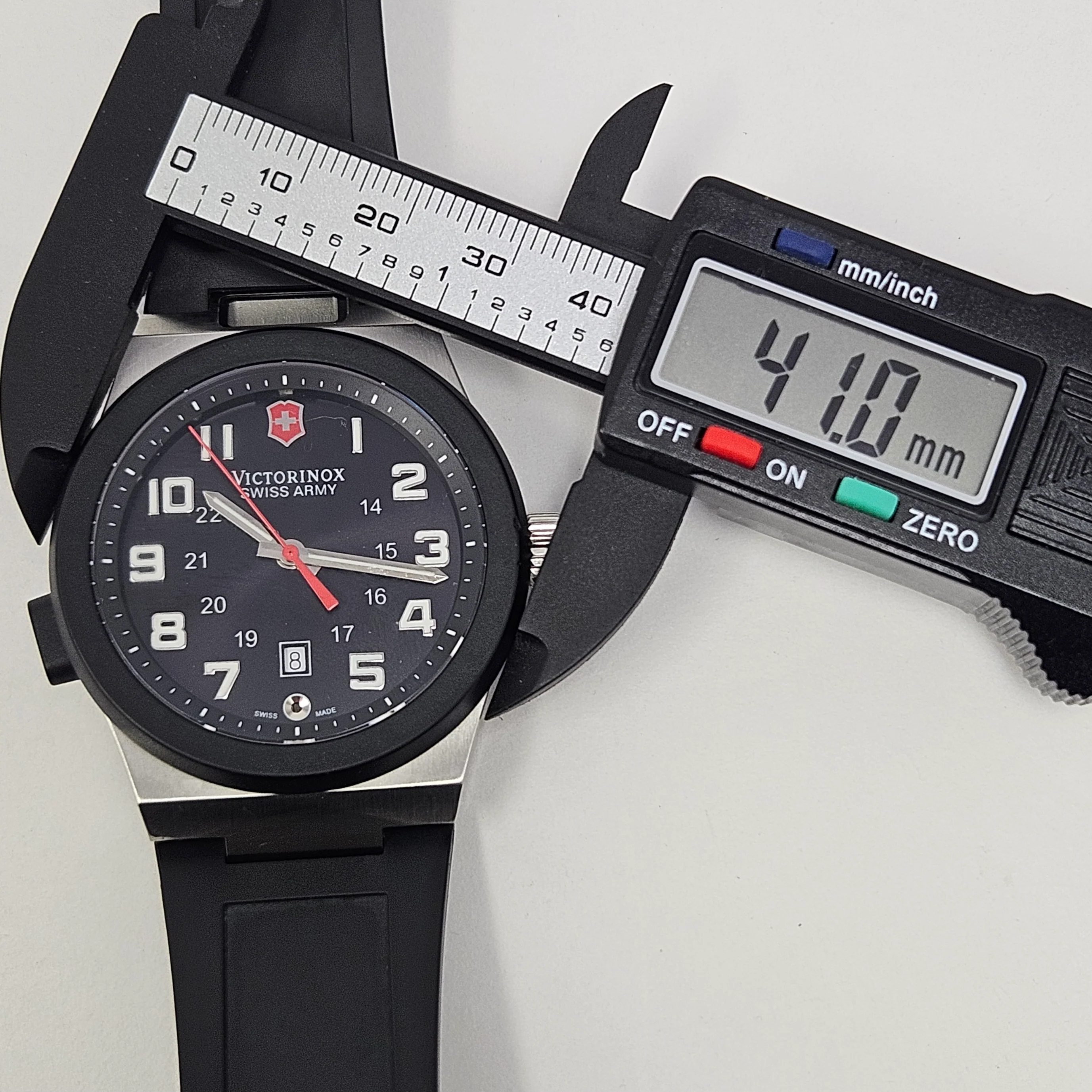 Reloj Victorinox Night Visión ll Quartz - Image 10