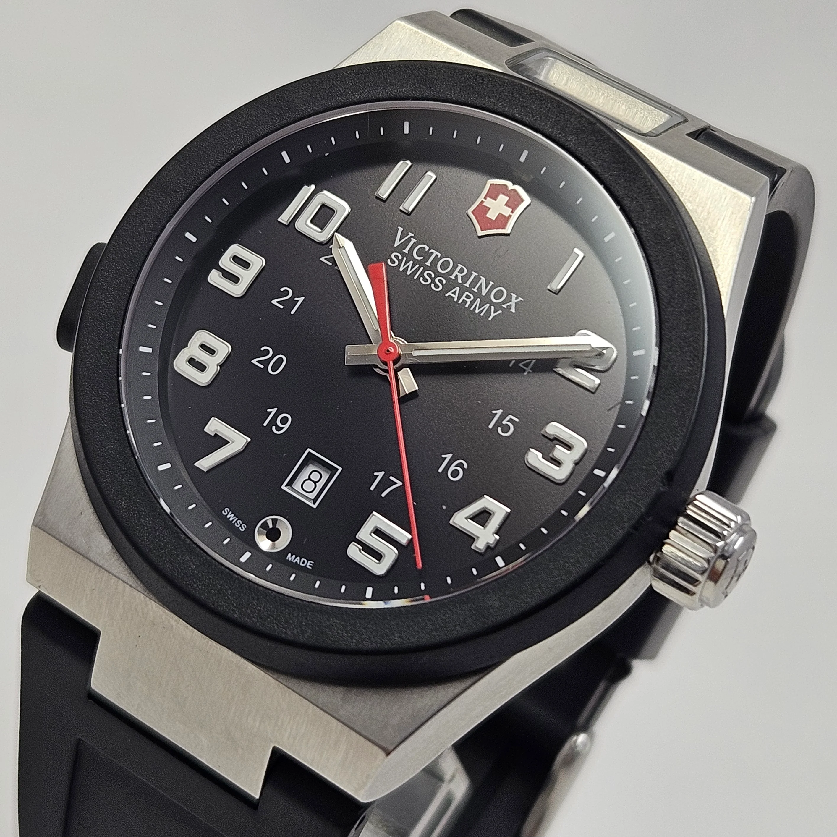 Reloj Victorinox Night Visión ll Quartz - Image 2