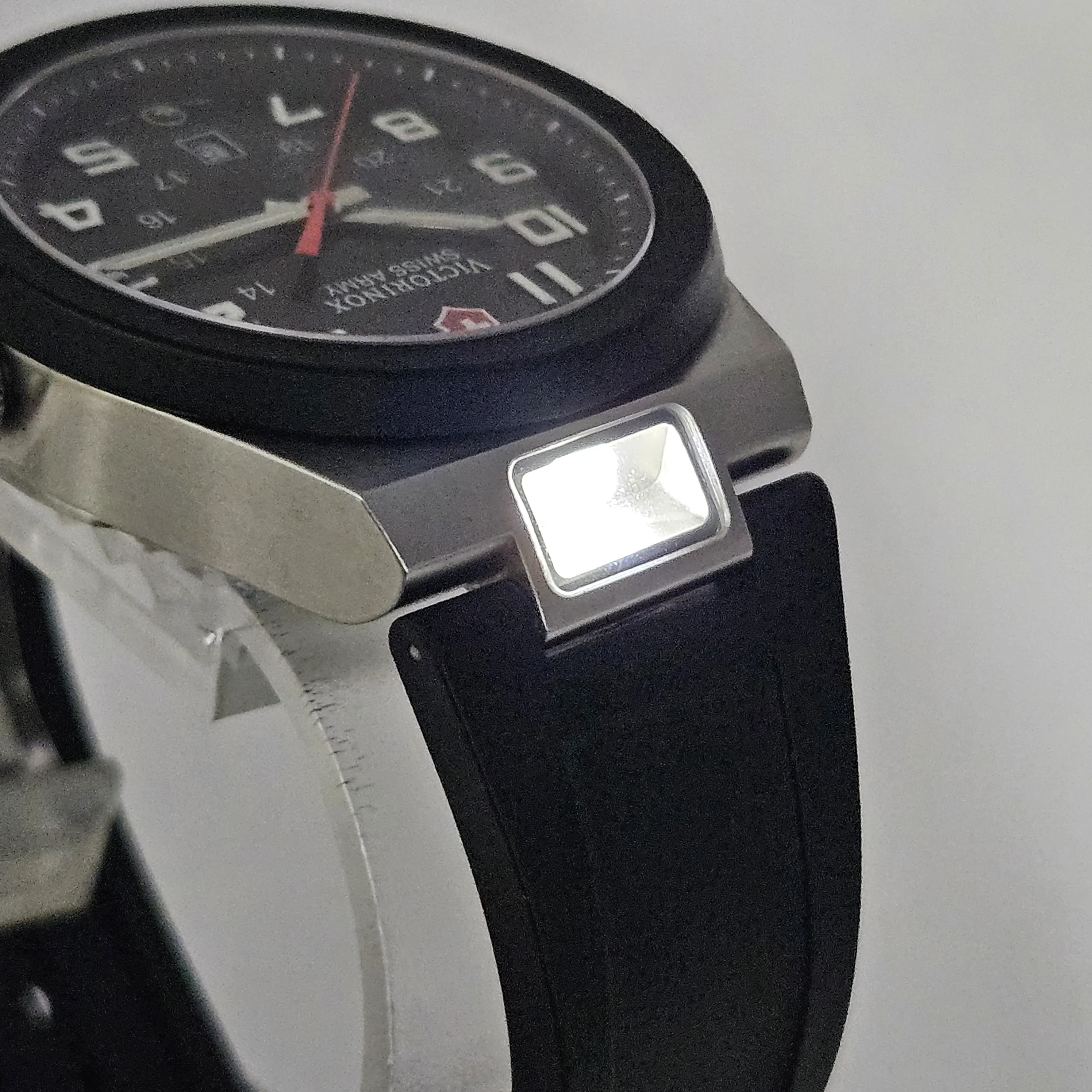 Reloj Victorinox Night Visión ll Quartz - Image 9