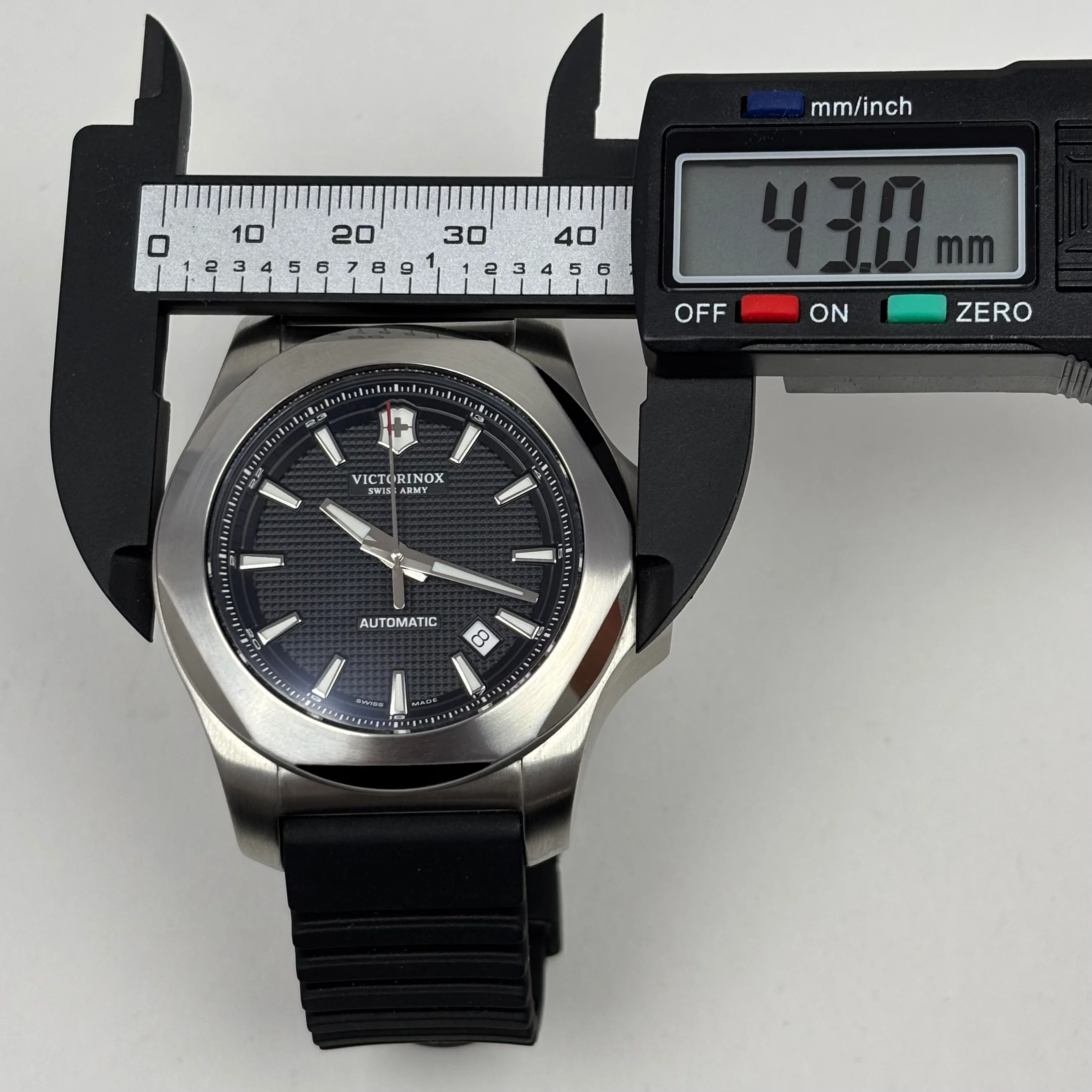 Reloj Victorinox INOX Automático Full Set - Image 8